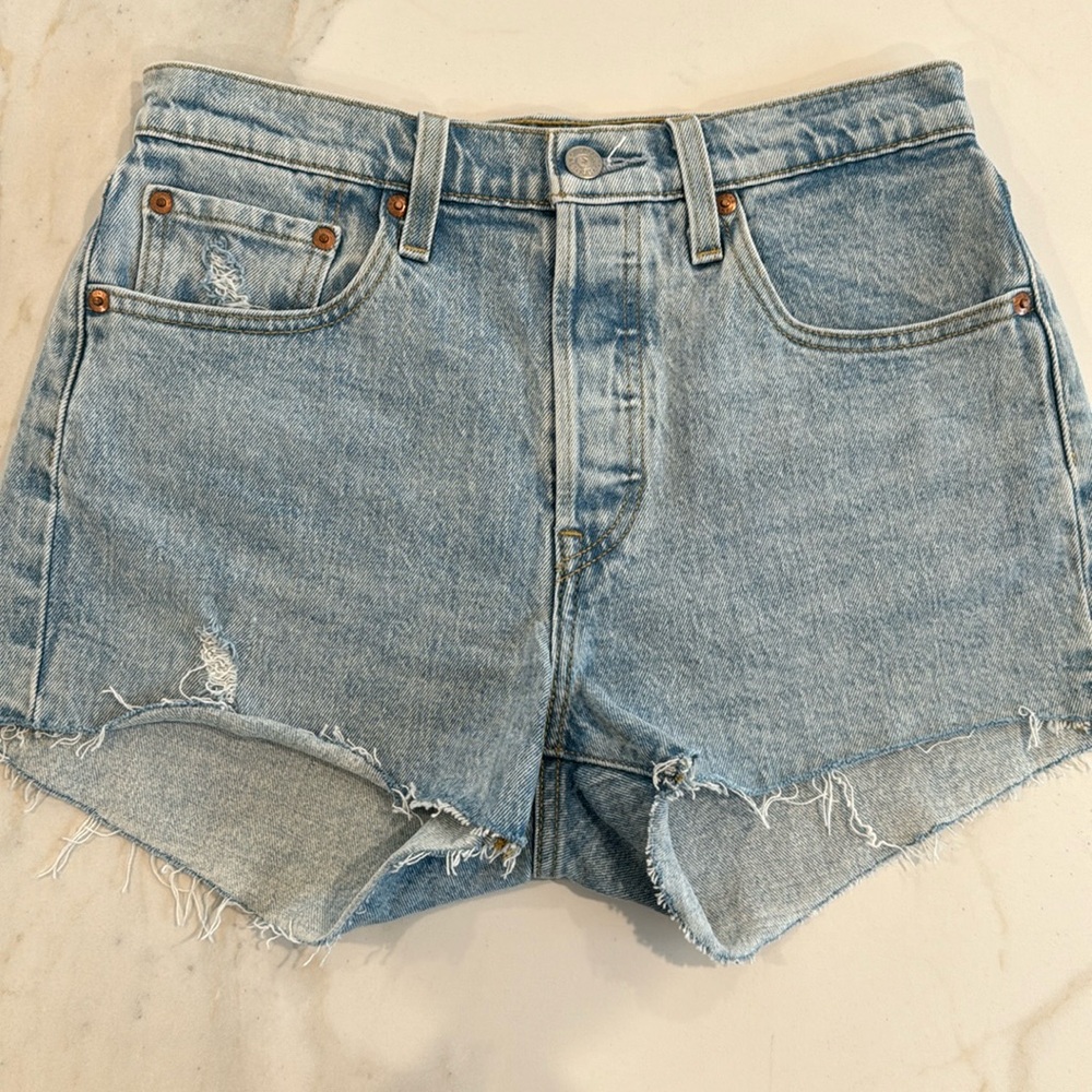 LEVIS cut off raw denim short